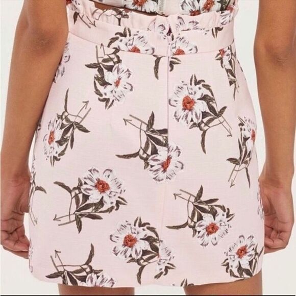 ✨TOPSHOP Daisy Print Mini Sz 12 Skirt✨ - Picture 3 of 11